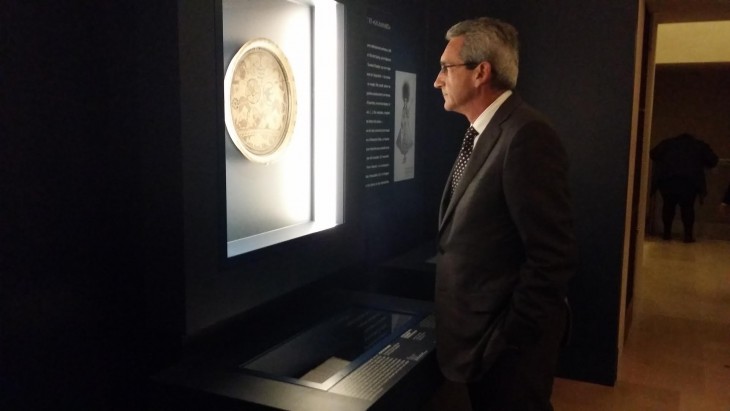 Ο Περιφερειάρχης Νοτίου Αιγαίου Γ. Χατζημάρκος στο Παρίσι, στο Μουσείο του Λούβρου, στα εγκαίνια της Έκθεσης για τη Ρόδο τον περασμένο Νοέμβριο