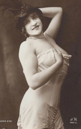 32AC41D200000578-3516035-Suggestive_This_vintage_erotica_postcard_from_1919_just_falls_sh-a-19_1459427252855