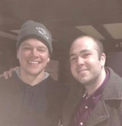 STIAN_MATT DAMON IN PUB_IMAGE001 HOLLYWOOD legend Matt Damon propped up the bar in a sleepy country pub and downed four pints of Guinness - before leaving staff $100 tips. The 45-year-old star of the Jason Bourne series popped into the 17th century Chequers Inn in Redbourn, Herts, on Saturday (Apr 23) evening with three pals. The actor, who won an Oscar for 1997 flick Good Will Hunting, downed four pints of Guinness in a three hour session before heading off to Luton Airport - just 10 miles from the pub - to get to his private jet. Joker Ray Smyth even chatted to Hollywood star Matt Damon - making jokes about his character in 2004 movie Team America. MATT DAMON WITH RAY SMYTH STIAN ALEXANDER 07528 679198