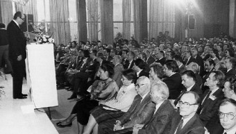 Στιγμιότυπο από την ομιλία του Κωνσταντίνου Μητσοτάκη στο 2ο συνέδριο του κόμματος