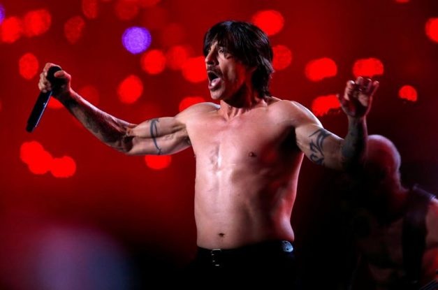 Anthony Kiedis of The Red Hot Chili Peppers performs during the halftime show of the NFL Super Bowl XLVIII football game between the Denver Broncos and the Seattle Seahawks in East Rutherford, New Jersey, February 2, 2014.  REUTERS/Shannon Stapleton/File Photo