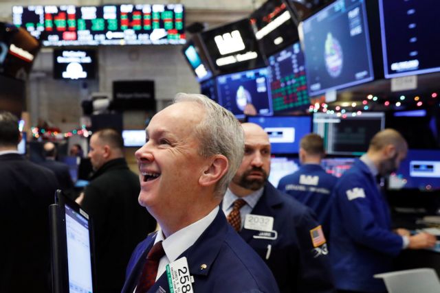 Wall Street: Ανοδικές τάσεις δείχνουν τα futures • Η Άποψη